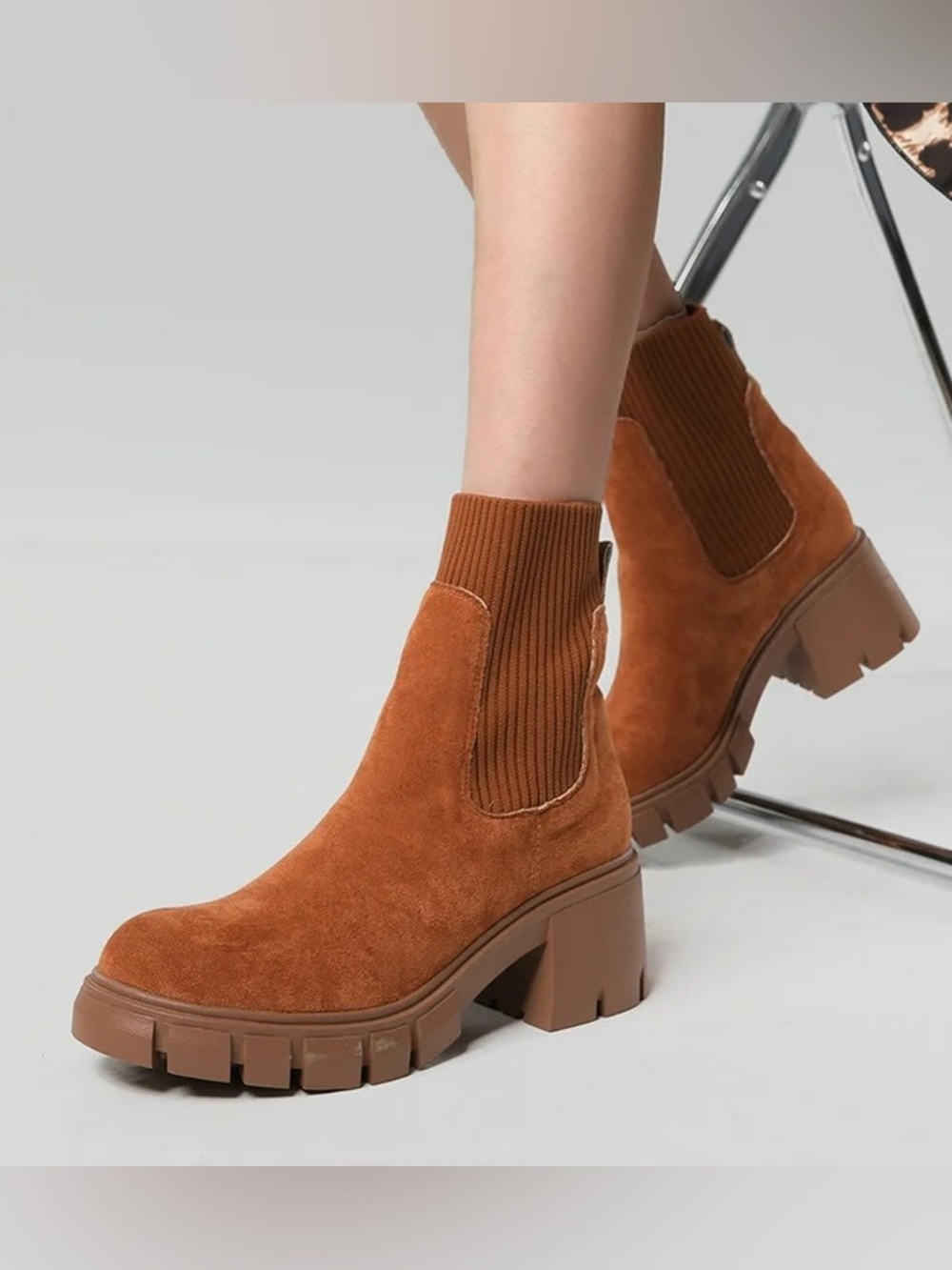 $119 Steve Madden Hayle Brown Suede Platform Lug Sole Chelsea Ankle Boot Sz 5.5